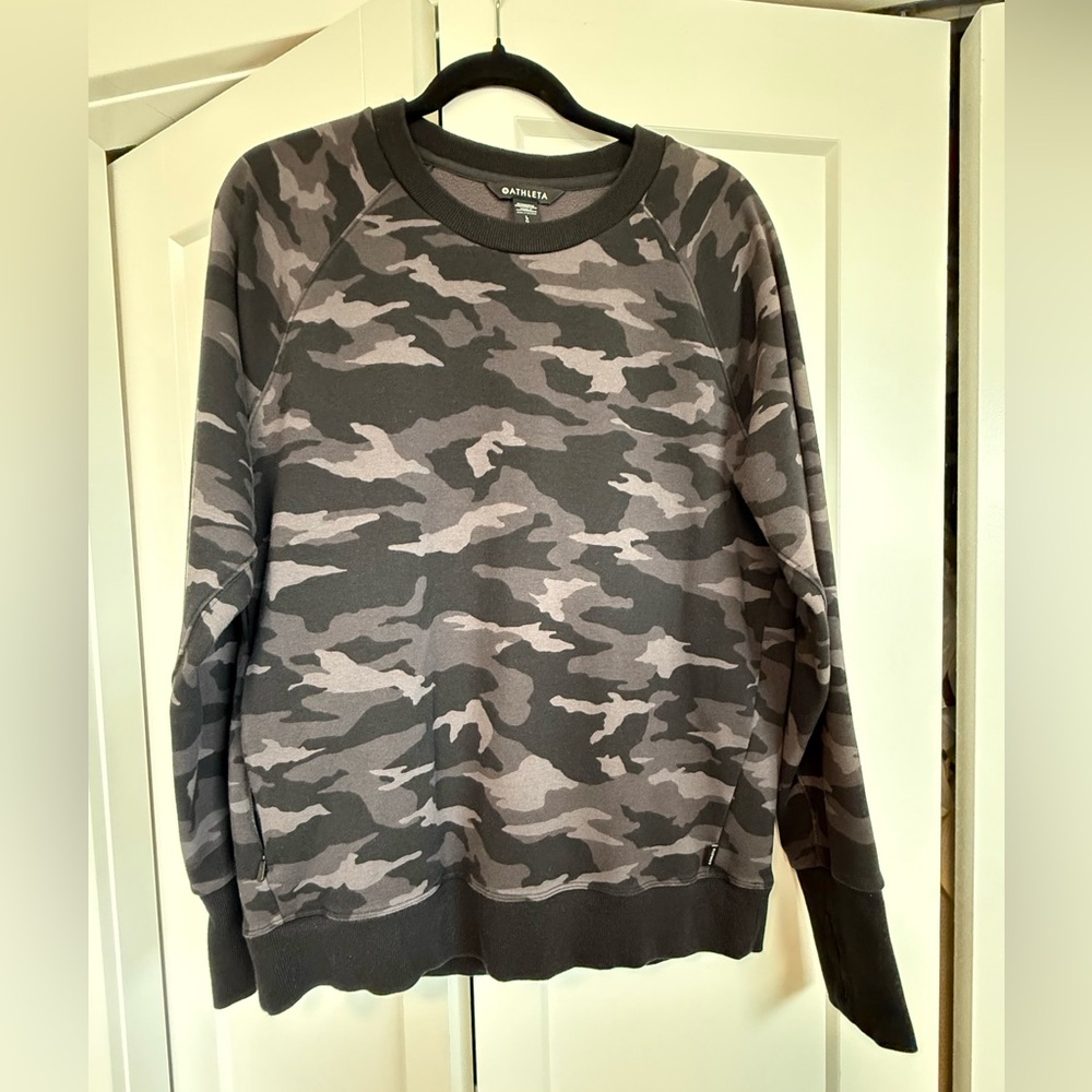 Athleta Gray Camouflage Crewneck Sweater